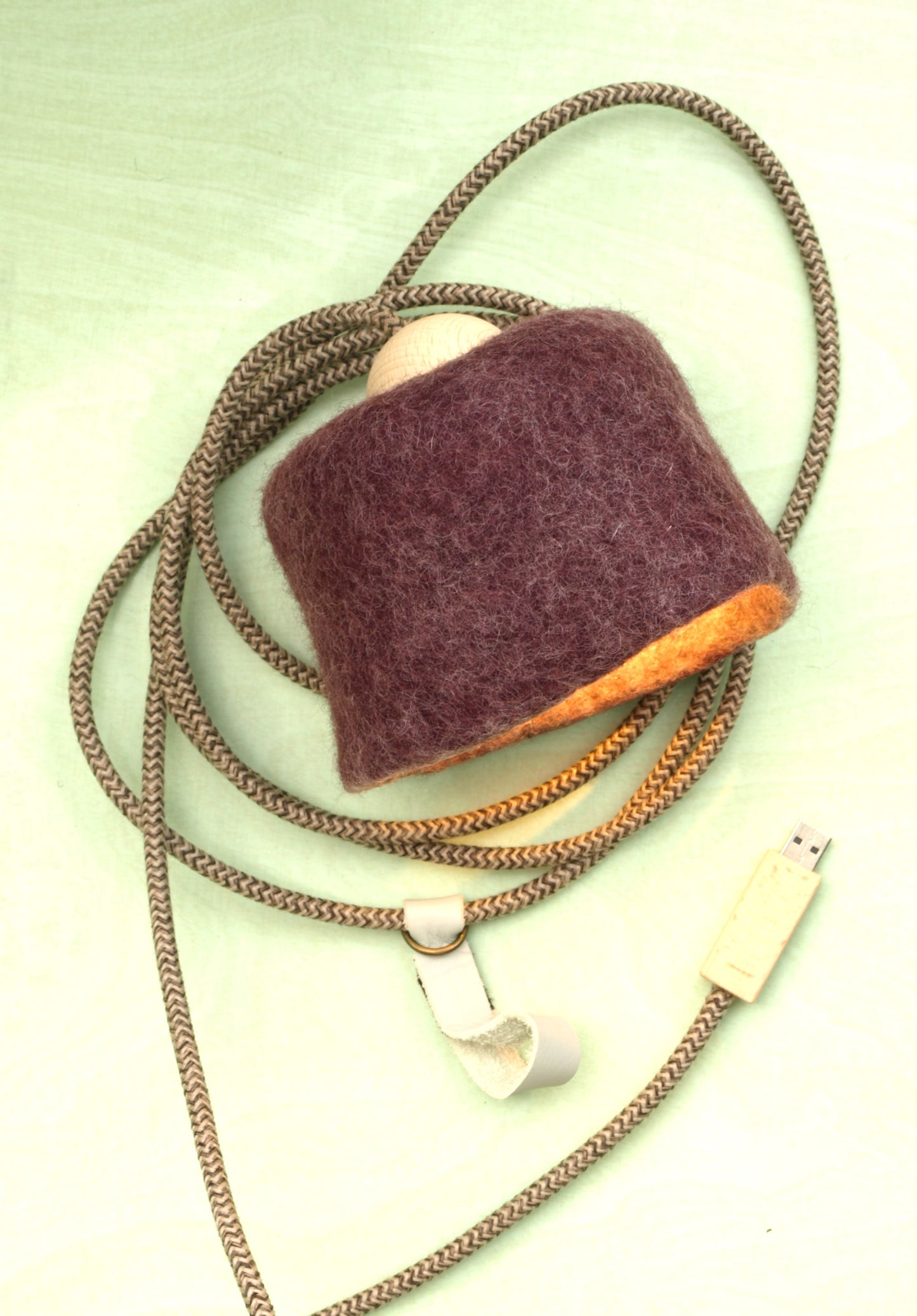 HYGGE-Licht USB-Filz-Hängeleuchte (Campervan/Balkon/Terrasse/Zelt)