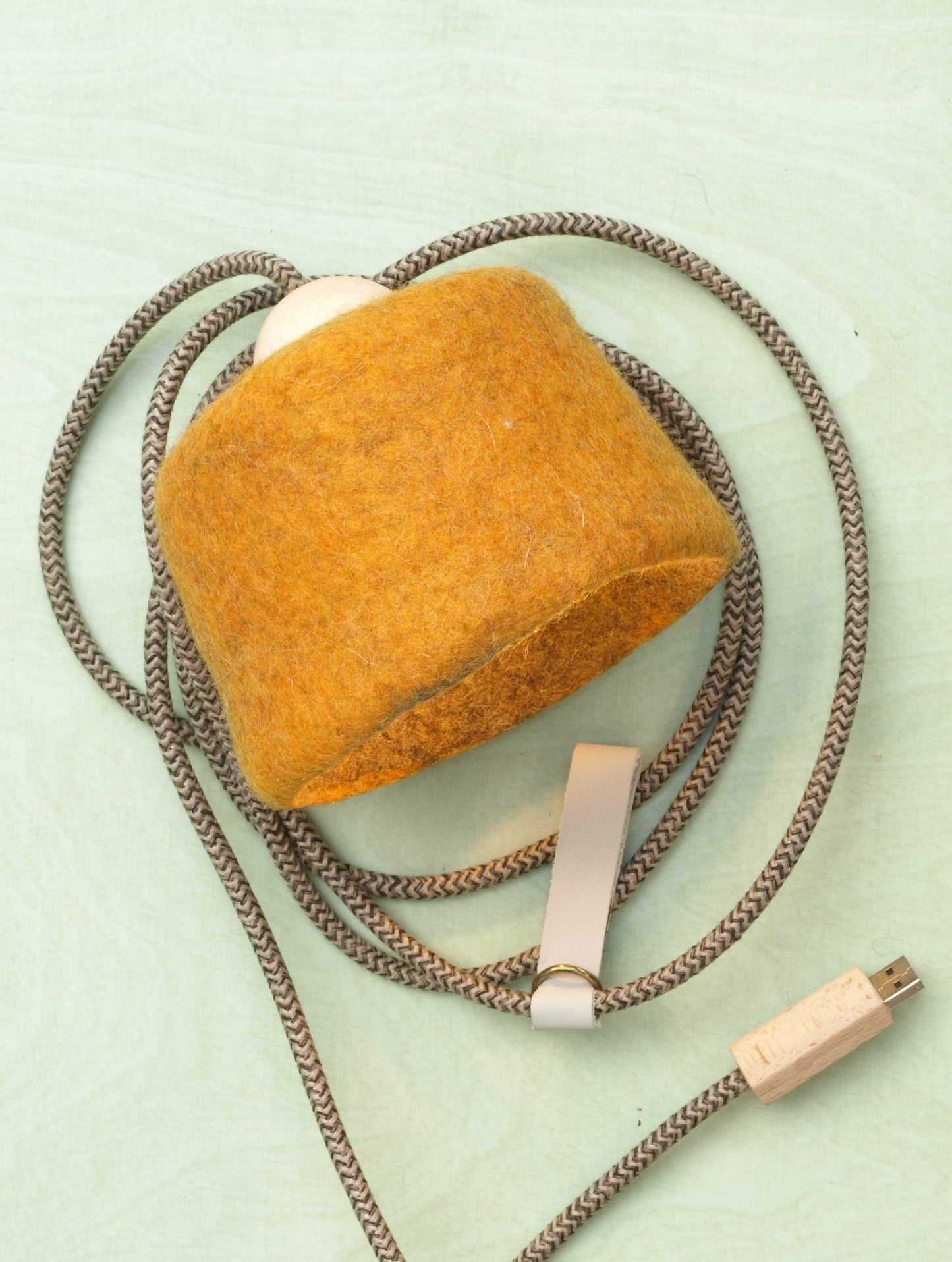 HYGGE-Licht USB-Filz-Hängeleuchte (Campervan/Balkon/Terrasse/Zelt)