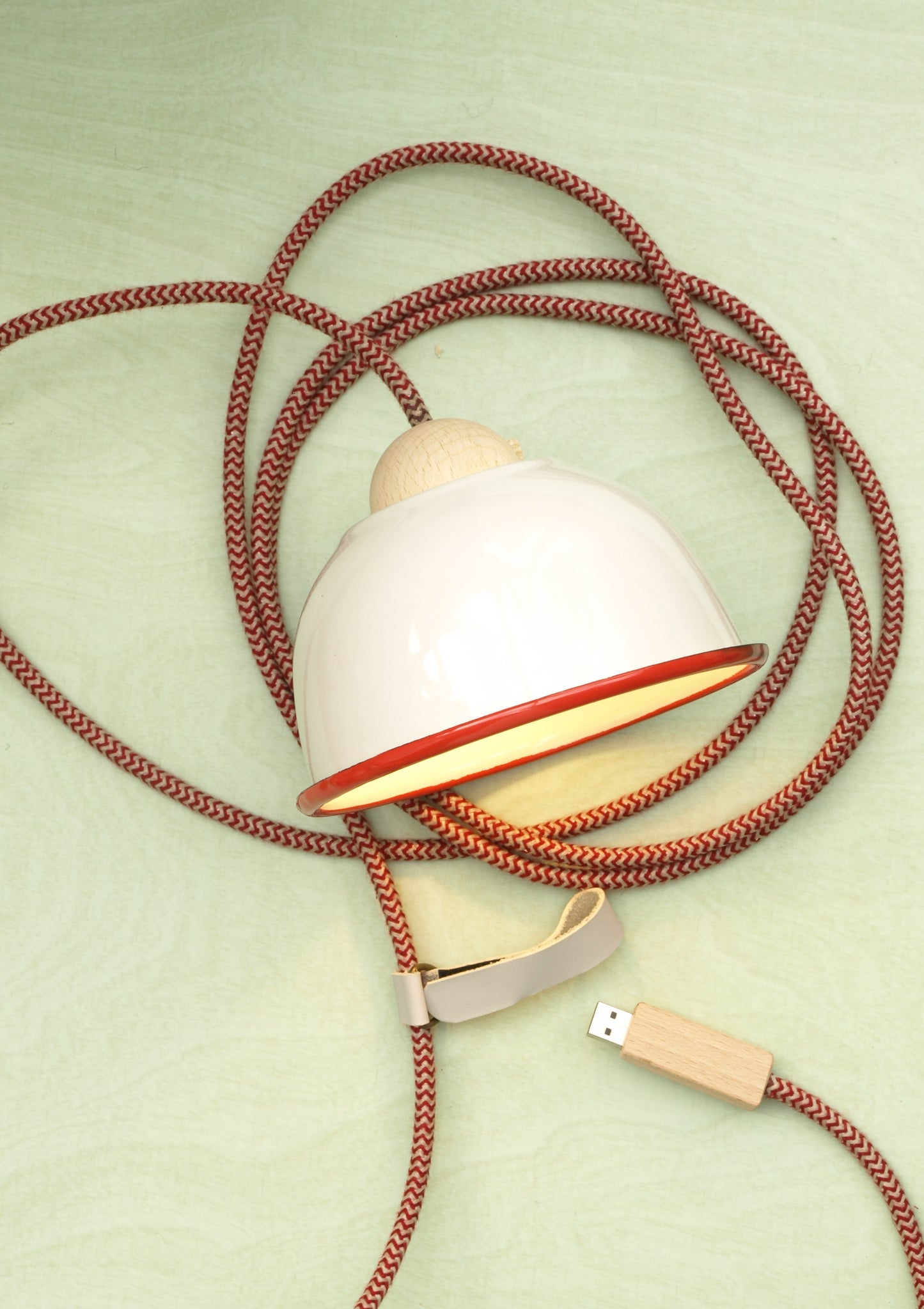 HYGGE-Licht Rubin USB-Hängeleuchte (Campervan/Balkon/Terrasse/Zelt)