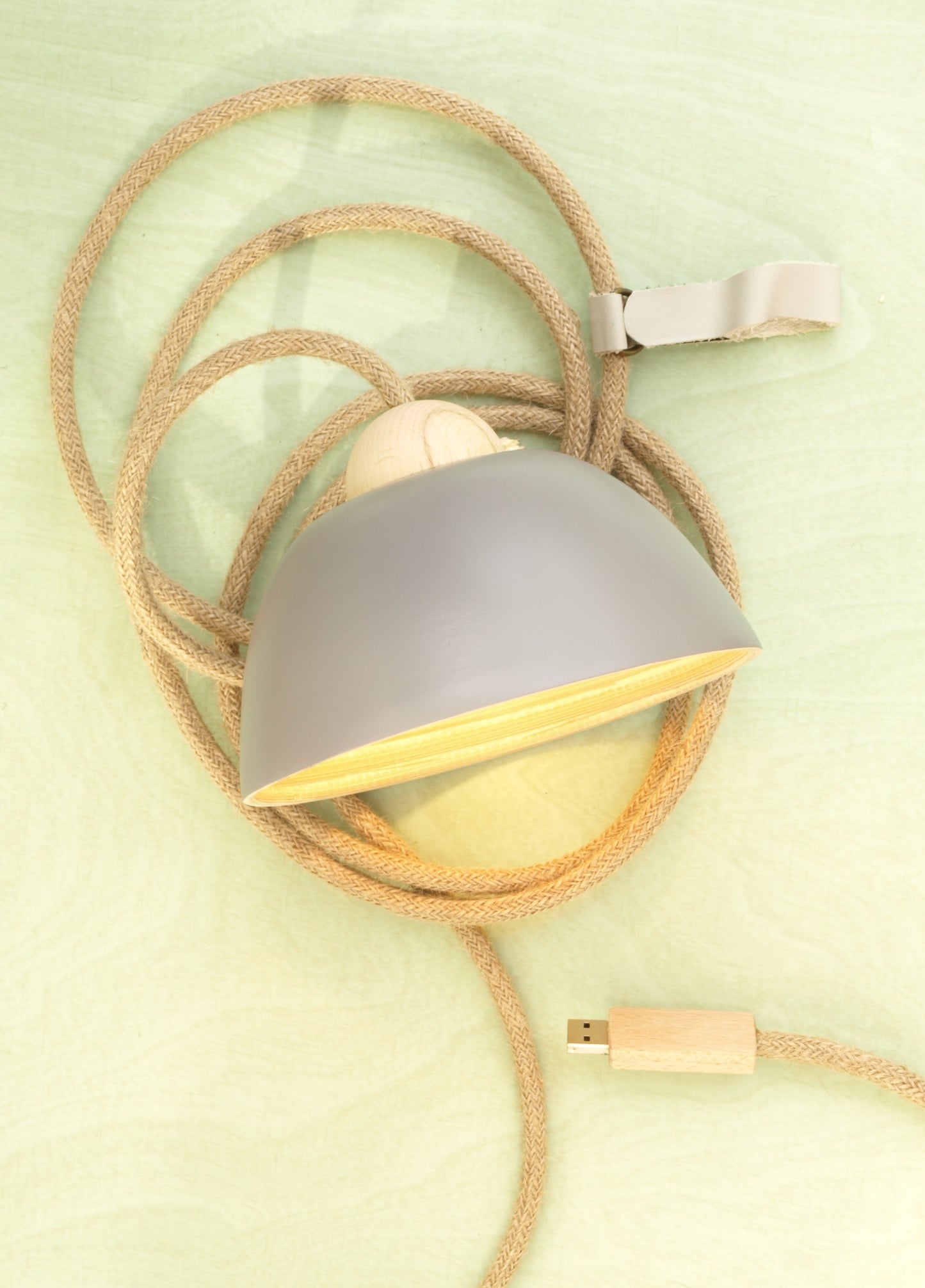 HYGGE-Licht Bambus-Grau USB-Hängeleuchte (Campervan/Balkon/Terrasse/Zelt)