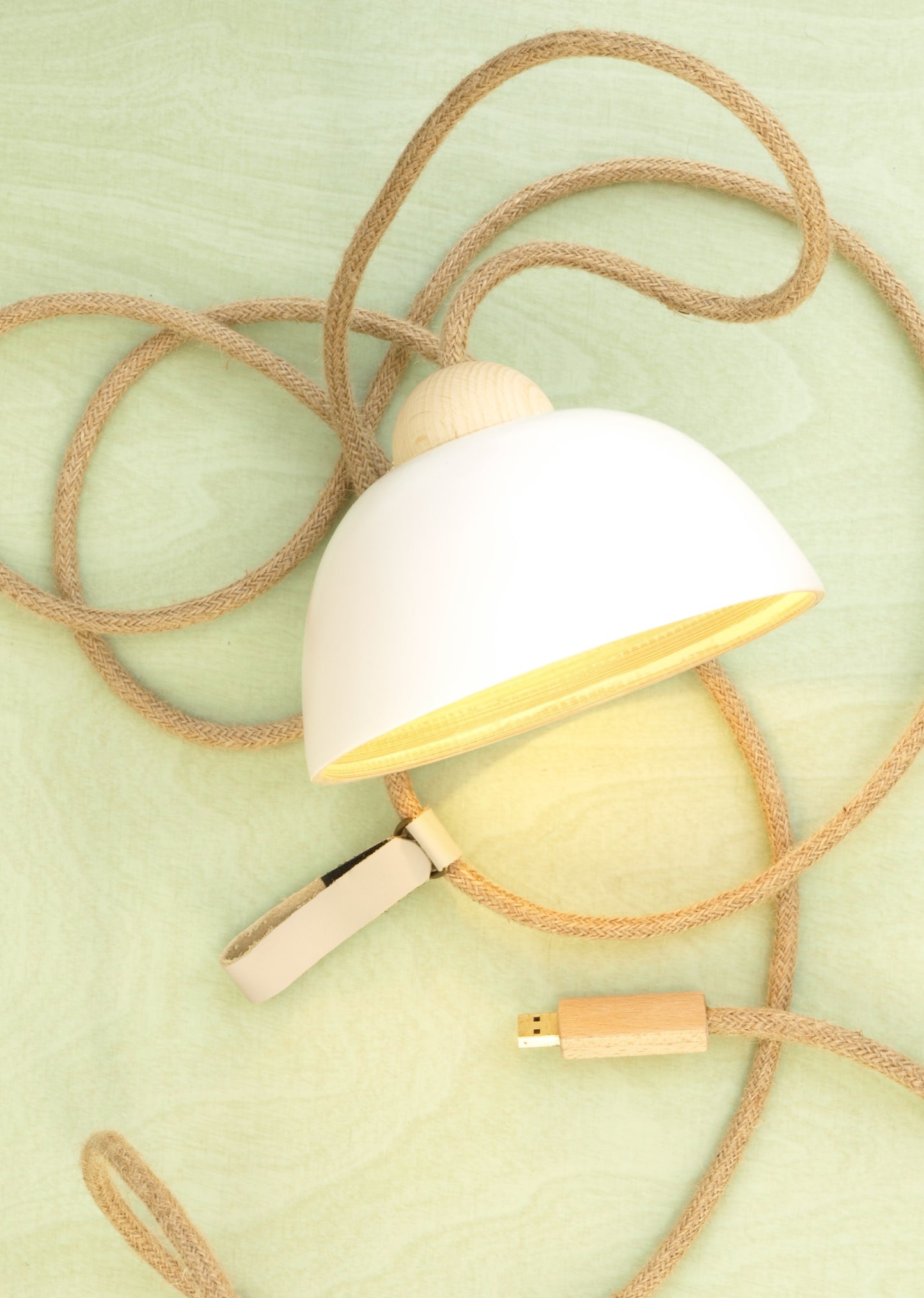 HYGGE-Licht Bambus-Weiß USB-Hängeleuchte (Campervan/Balkon/Terrasse/Zelt)