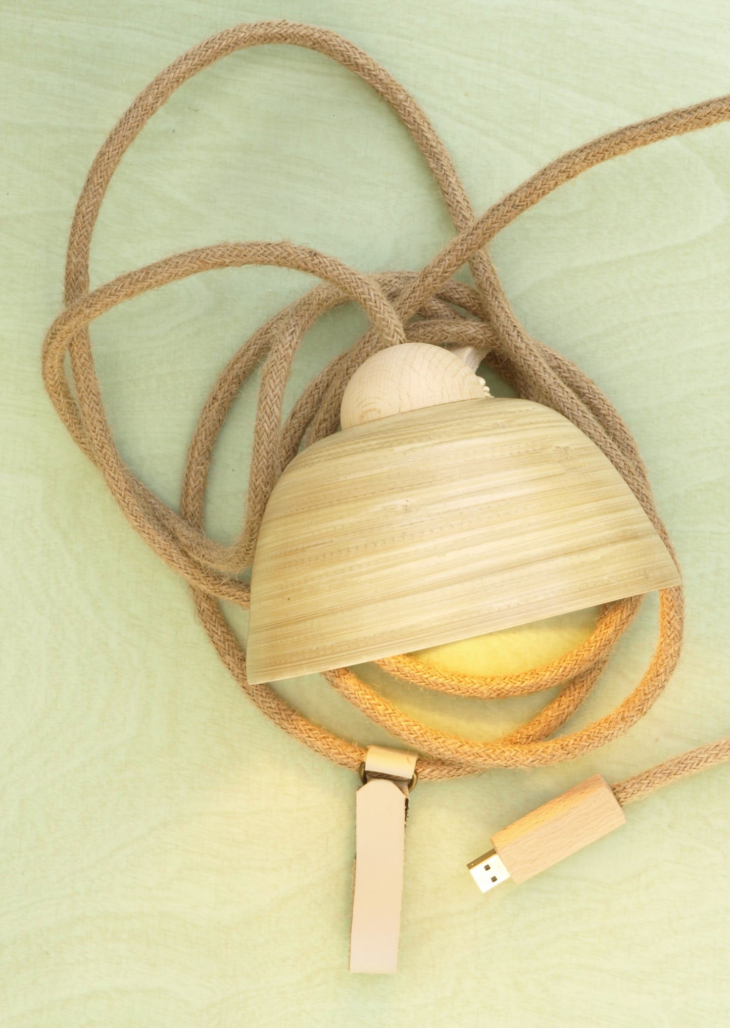 HYGGE-Licht Bambus-Natur USB-Hängeleuchte (Campervan/Balkon/Terrasse/Zelt)